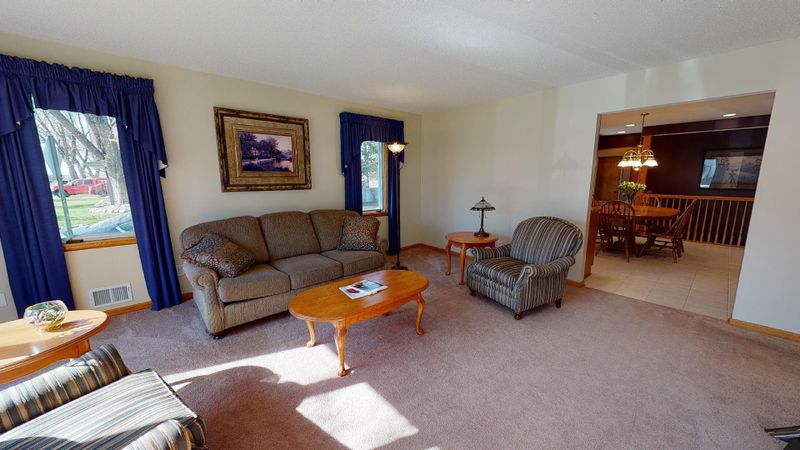 264 S Oak St, Waconia, MN 55387