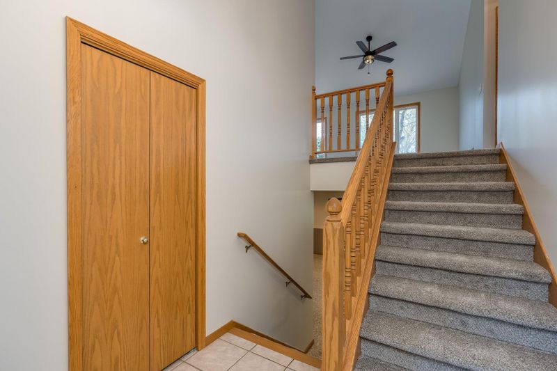 2166 Eagle Ridge Dr, North Mankato, MN 56003