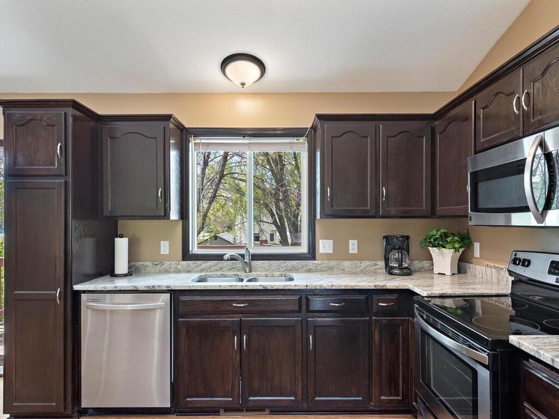 720 Leon St, Jordan, MN 55352