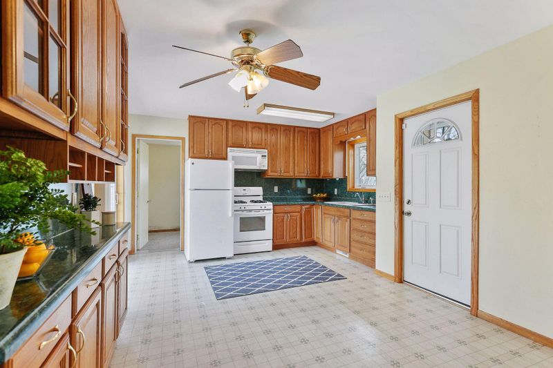 4628 Hampshire Ave N, Crystal, MN 55428