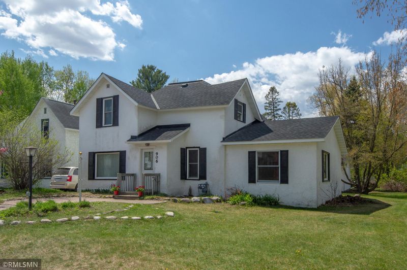 906 15th St SE, Brainerd, MN 56401
