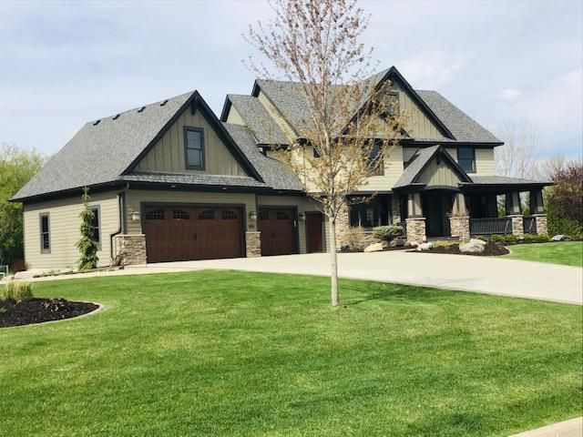 1050 Rivage Ln, Burnsville, MN 55306