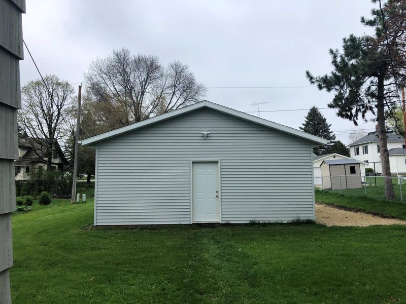 120 1st Ave SE, Plainview, MN 55964