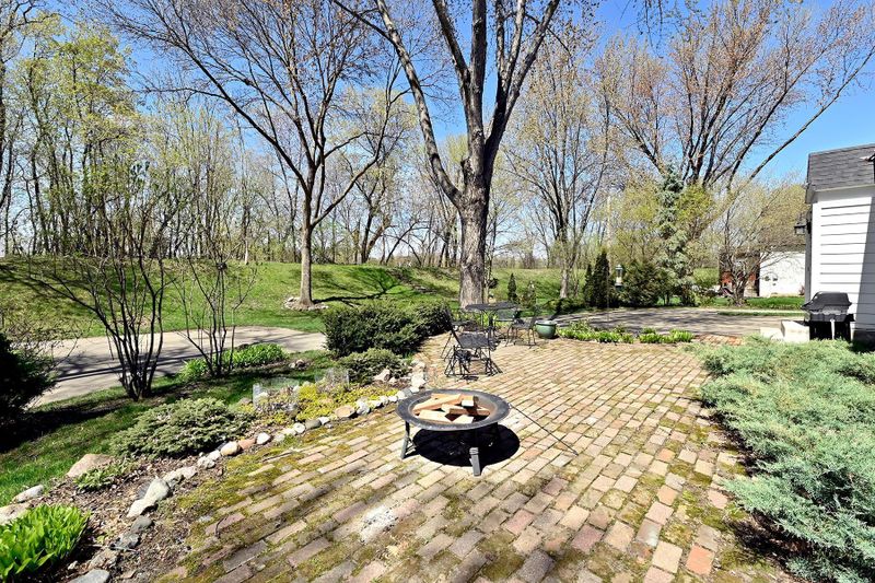 233 River St S, Delano, MN 55328