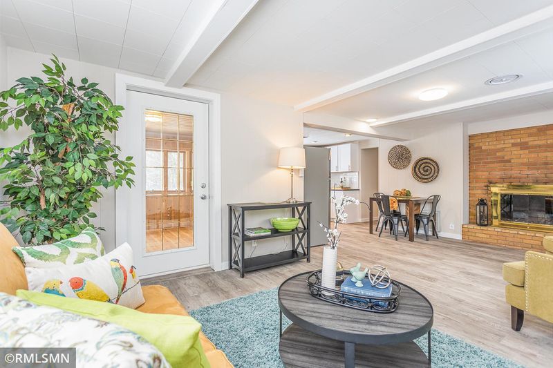15501 Excelsior Blvd, Minnetonka, MN 55345