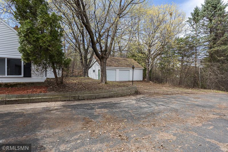 15501 Excelsior Blvd, Minnetonka, MN 55345