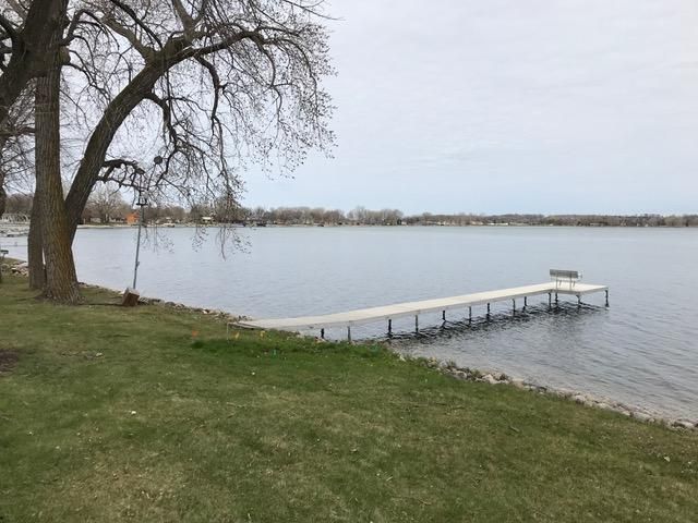 28536 S Shore Dr, Starbuck, MN 56381