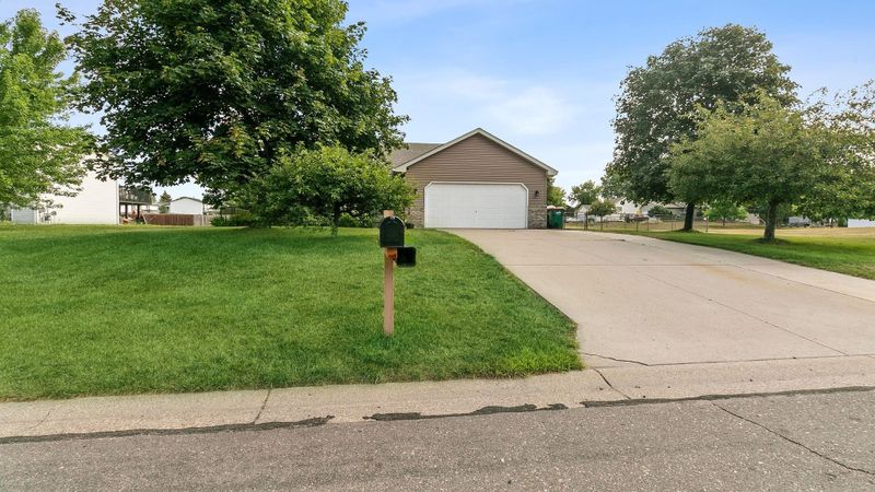 4575 Pondview Dr, Big Lake, MN 55309