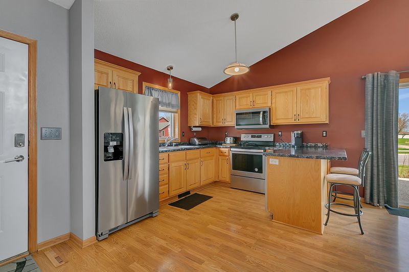 2774 Olive Ln, Sauk Rapids, MN 56379