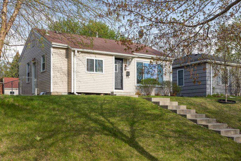 5653 42nd Ave S, Minneapolis, MN 55417