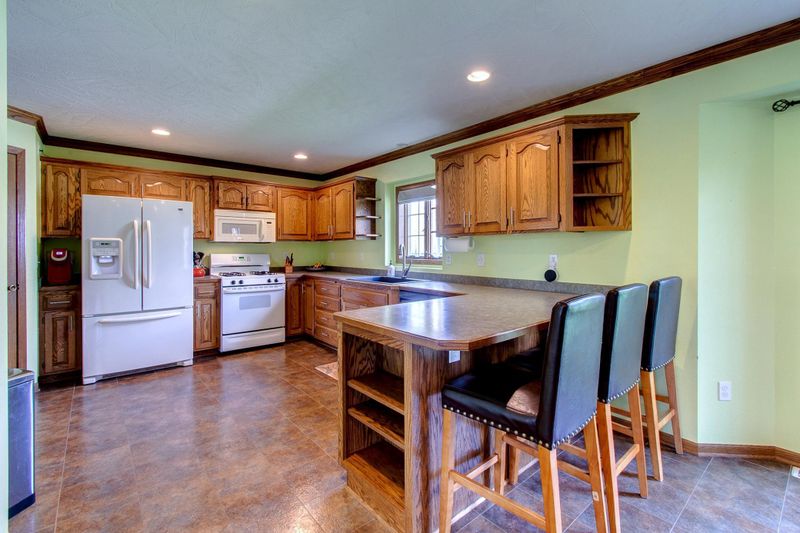 520 Redpoll Ave SE, New Prague, MN 56071