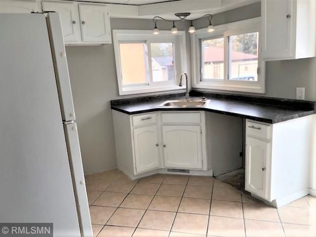 414 Elm Ave W, Waseca, MN 56093