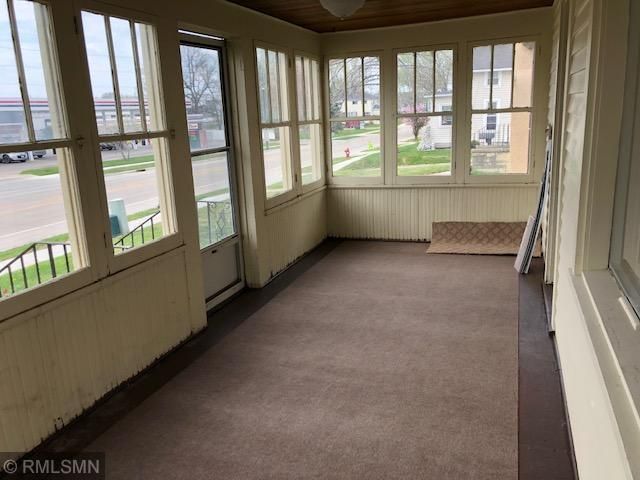 414 Elm Ave W, Waseca, MN 56093