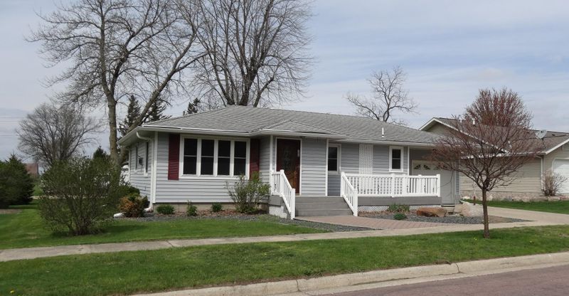 306 S Minnesota St, Lakefield, MN 56150