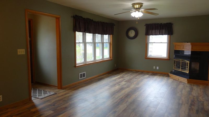 306 S Minnesota St, Lakefield, MN 56150
