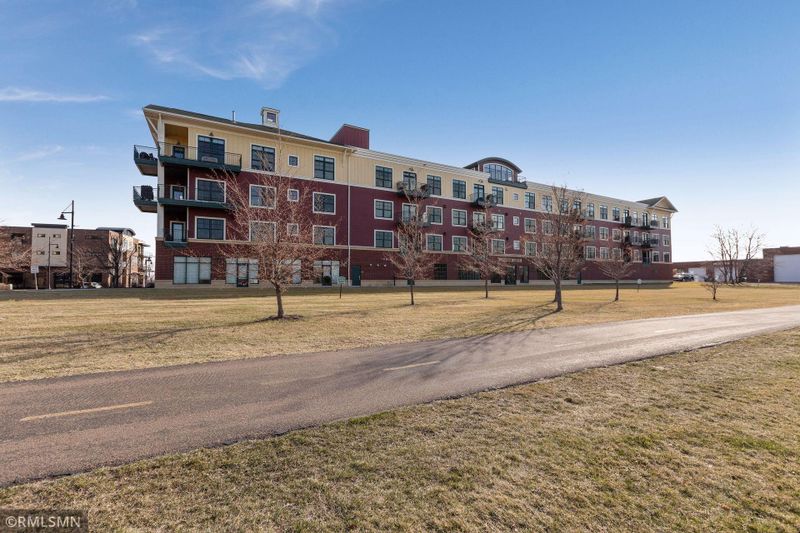 4100 Spring St #206, Spring Park, MN 55384