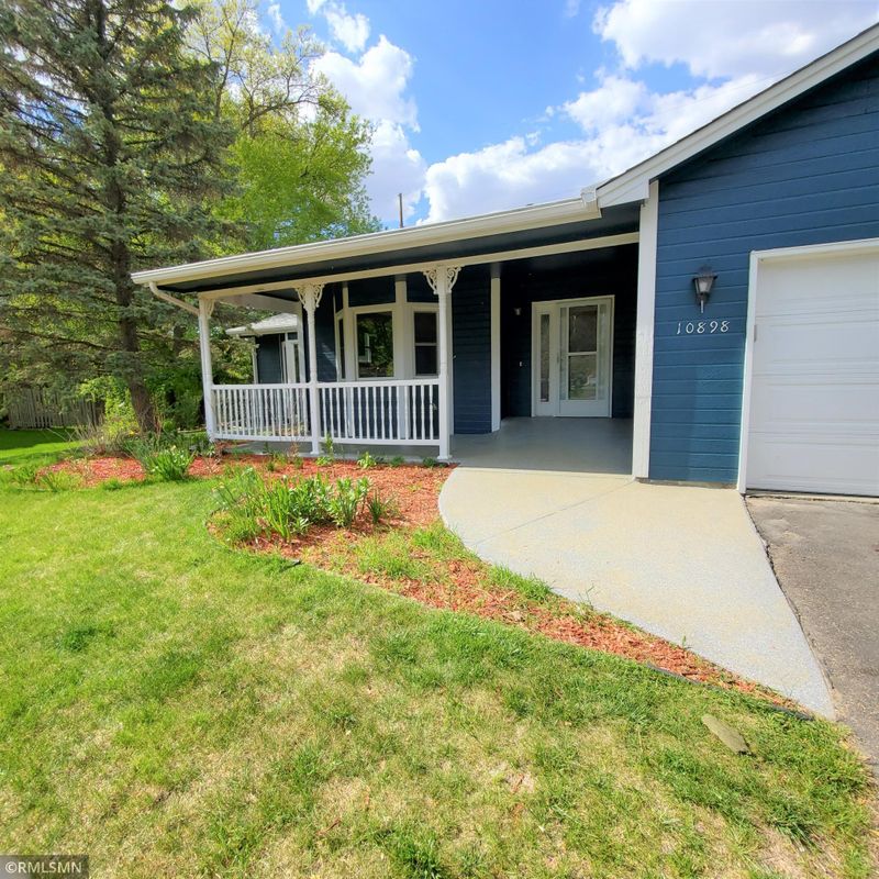 10898 Yellow Pine St NW, Coon Rapids, MN 55433