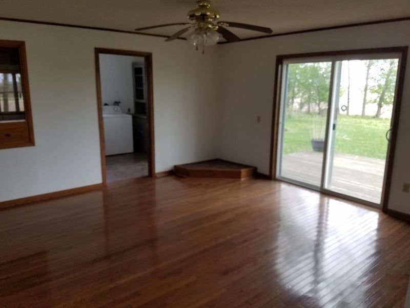 58393 100th St, Walters, MN 56097