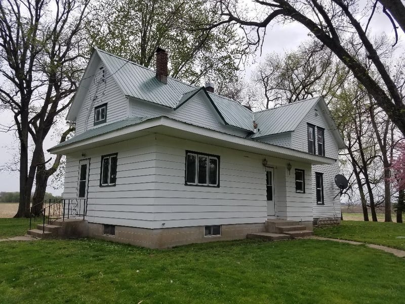 58393 100th St, Walters, MN 56097