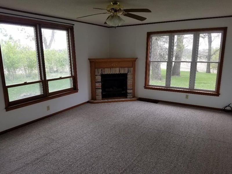 58393 100th St, Walters, MN 56097