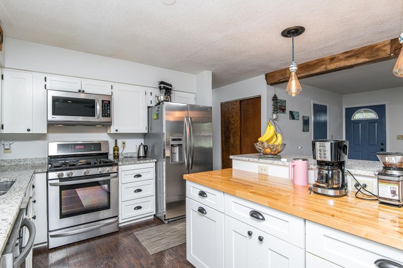 21 7th St NE, Kasson, MN 55944