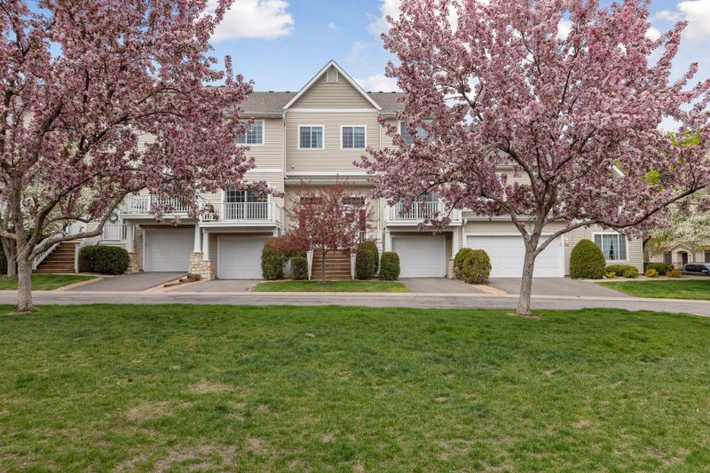 494 Willoughby Way W, Minnetonka, MN 55305