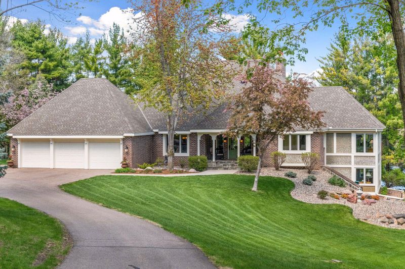 10320 Heidi Ln, Chaska, MN 55318