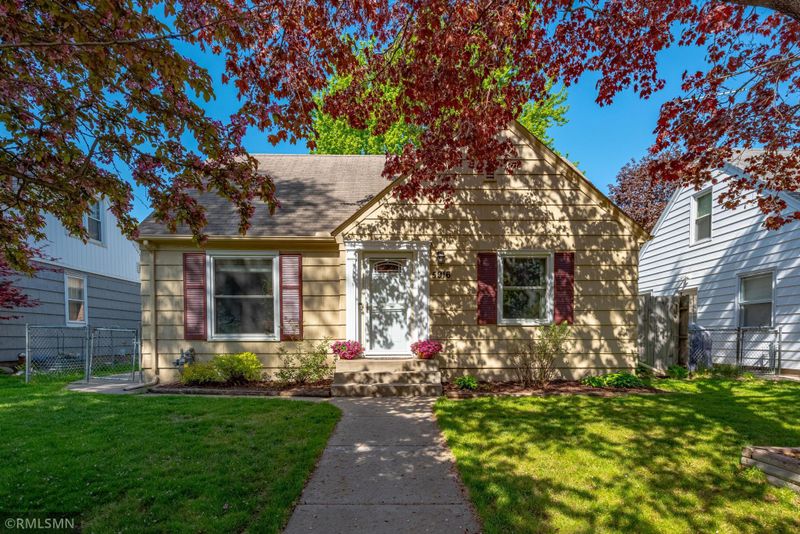 5916 Thomas Ave S, Minneapolis, MN 55410