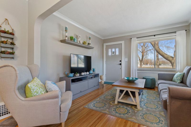 1204 Jefferson Ave, Saint Paul, MN 55105