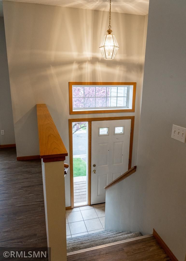 376 Willoughby Way W, Minnetonka, MN 55305