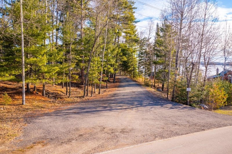 859 N Pioneer Rd, Ely, MN 55731