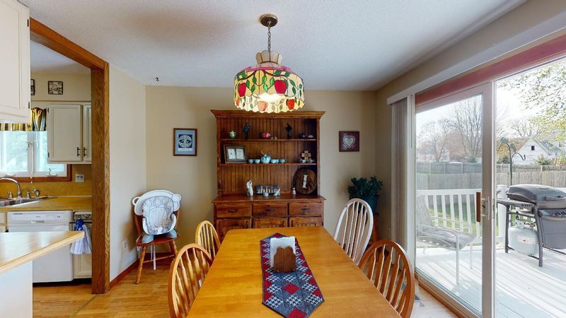 312 4th St NW, New Richland, MN 56072