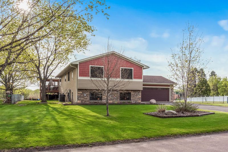 5470 Feather Ct, White Bear Lake, MN 55110