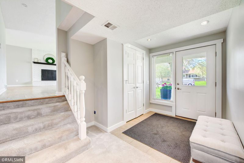 2177 Randy Ave, White Bear Lake, MN 55110