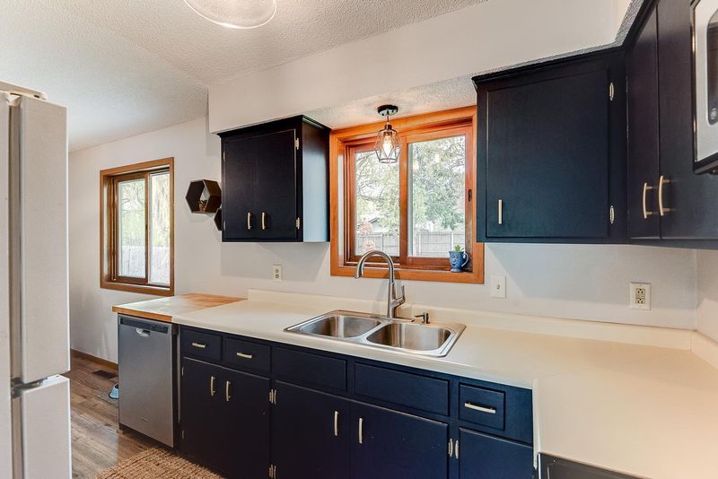 29930 Broadway St, Lindstrom, MN 55045