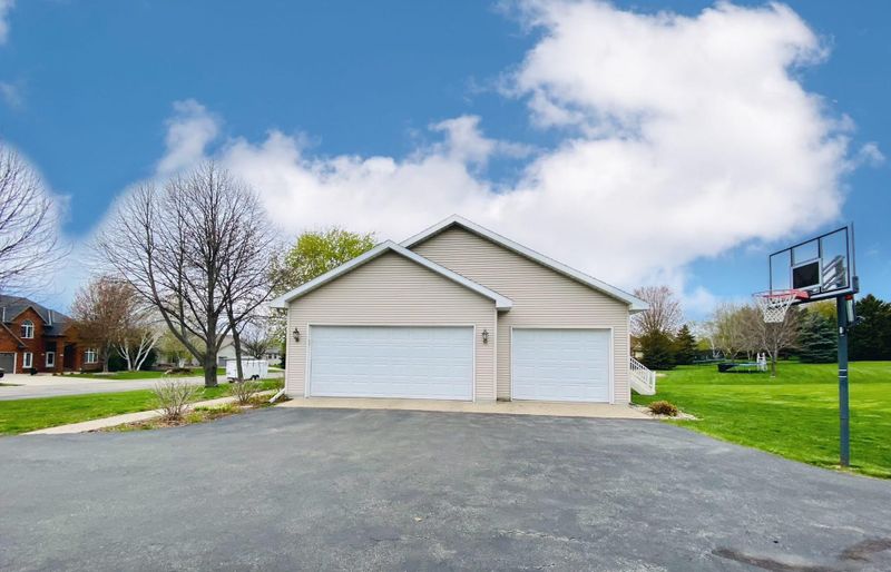 3100 Eagle Ridge Dr E, Willmar, MN 56201