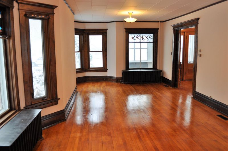504 N 3rd St, Montevideo, MN 56265