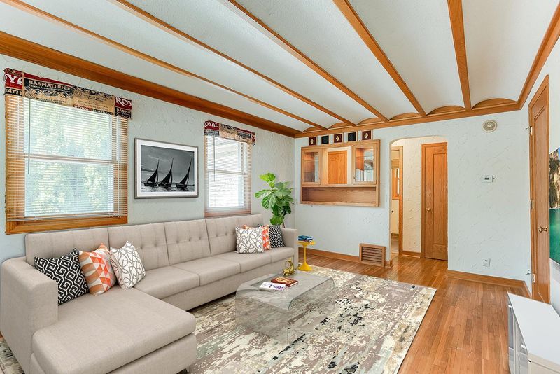 545 11th Ave NW, New Brighton, MN 55112