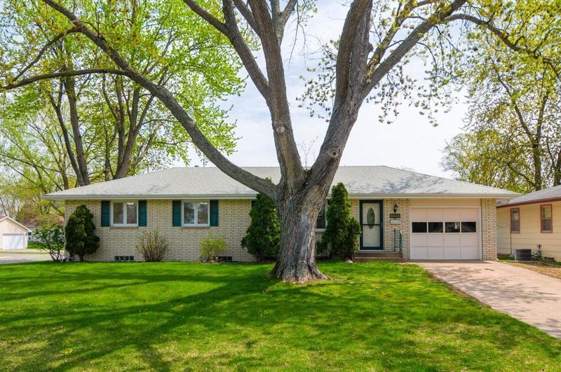 5656 Quail Ave N, Crystal, MN 55429