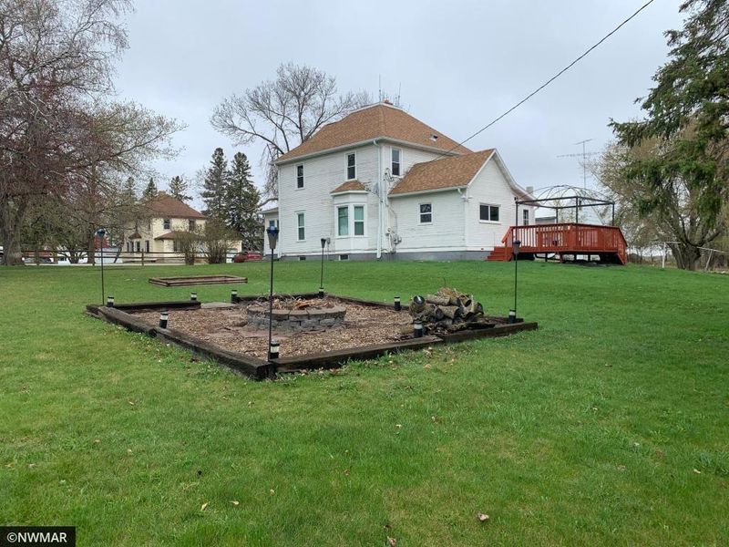 16 N Main St, Winger, MN 56592