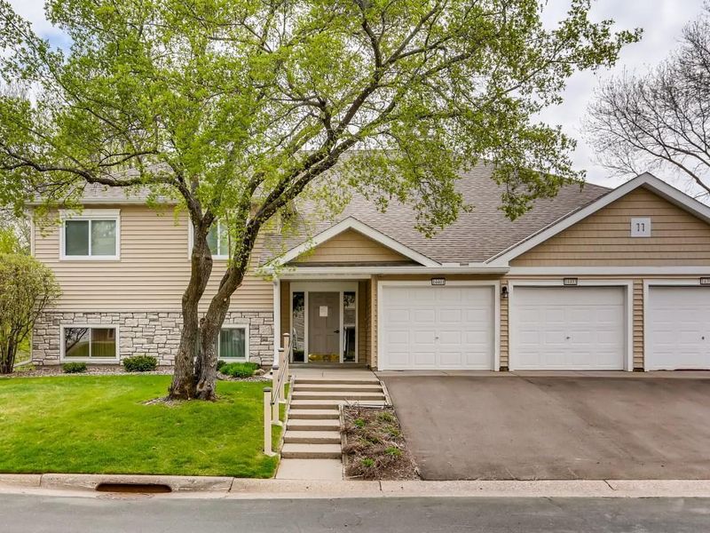 14403 Fairway Dr, Eden Prairie, MN 55344