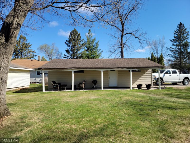 611 Summit Ave NE, Staples, MN 56479