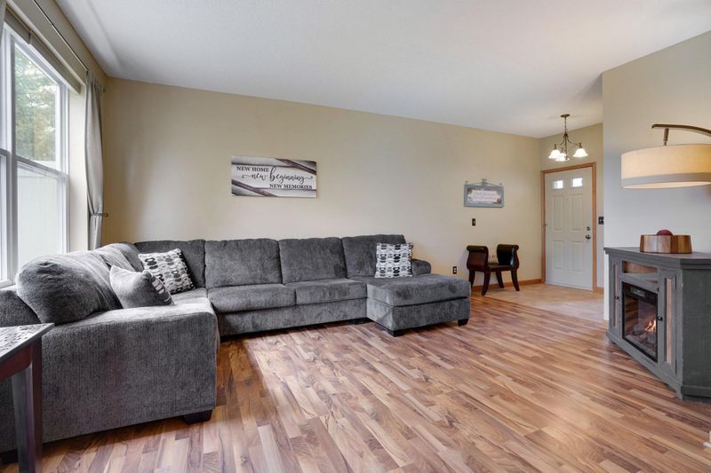 16330 Jamison Pa, Lakeville, MN 55044