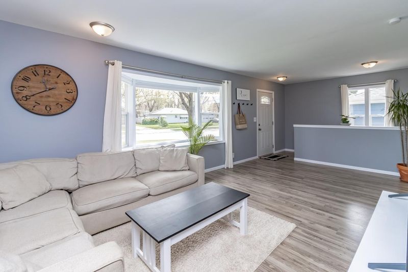 6333 Winnetka Ave N, Brooklyn Park, MN 55428