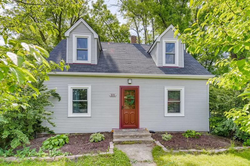 2171 Atlantic St, Maplewood, MN 55109
