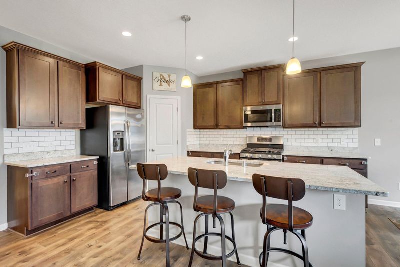 4102 Sage Wood Rd, Chaska, MN 55318