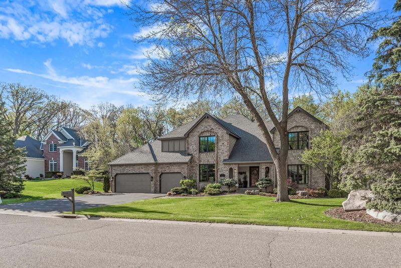 7677 128th St W, Apple Valley, MN 55124