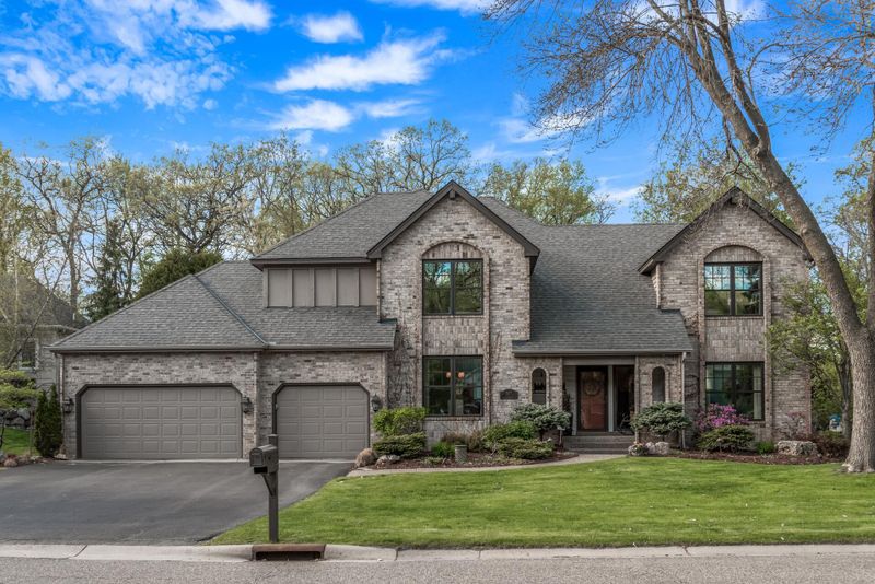 7677 128th St W, Apple Valley, MN 55124