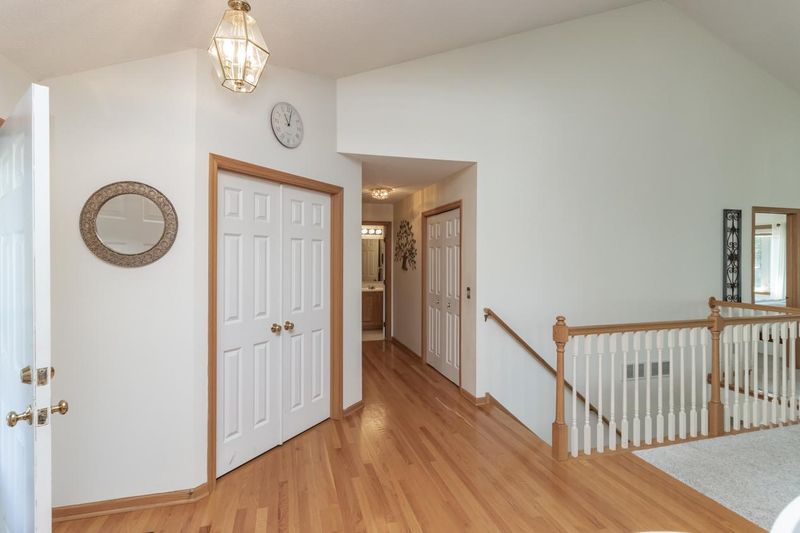 6317 S Park Dr, Savage, MN 55378