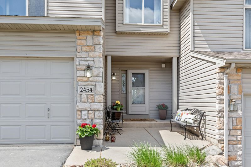 2454 Birn Hill Dr, Faribault, MN 55021